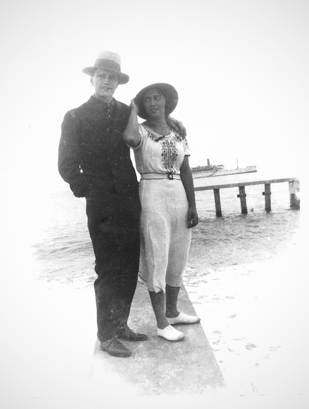Raymond et Irène Decugis à Tamatave vers 1940 [Archives I. Decugis-Ruffat]