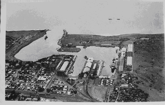 Le port de la Pointe des Galets et la Butte Citronnelle avec sa batterie côtière