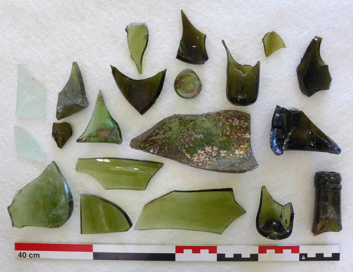 Fig. 6 : Fragments de dame-jeanne de l’habitation sucrerie Grand Fond de Saint-Paul à La Réunion