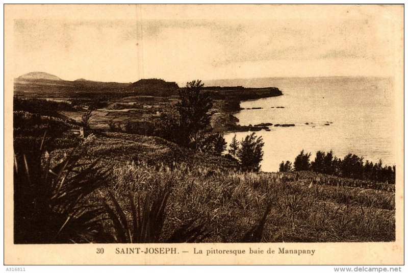 Document 10 : Vue de Manapany : au loin, le Piton Babet ; un poste d’observation possible