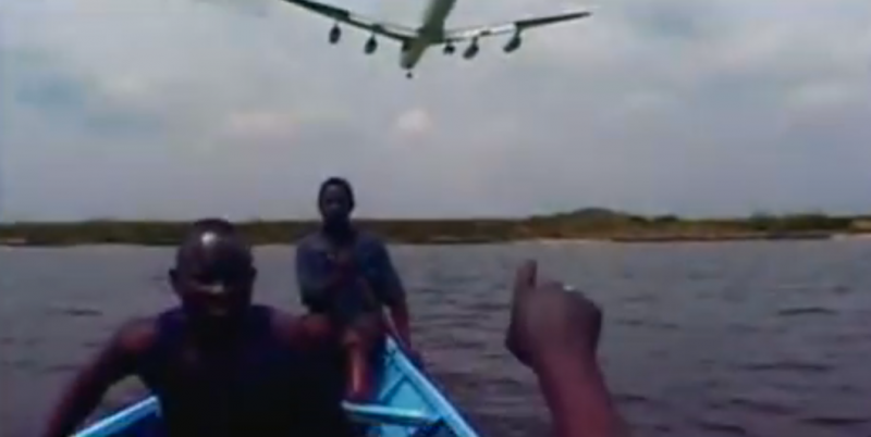 Figure 6 : Suspicions et interrogations sur les livraisons des avions (captures d’écran)